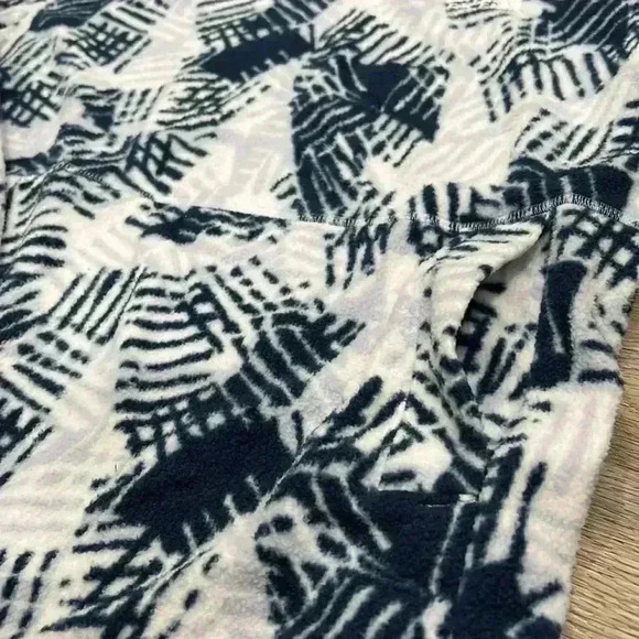 The North Face Women’s Fleece Hoodie, Small - Picture 5 of 15